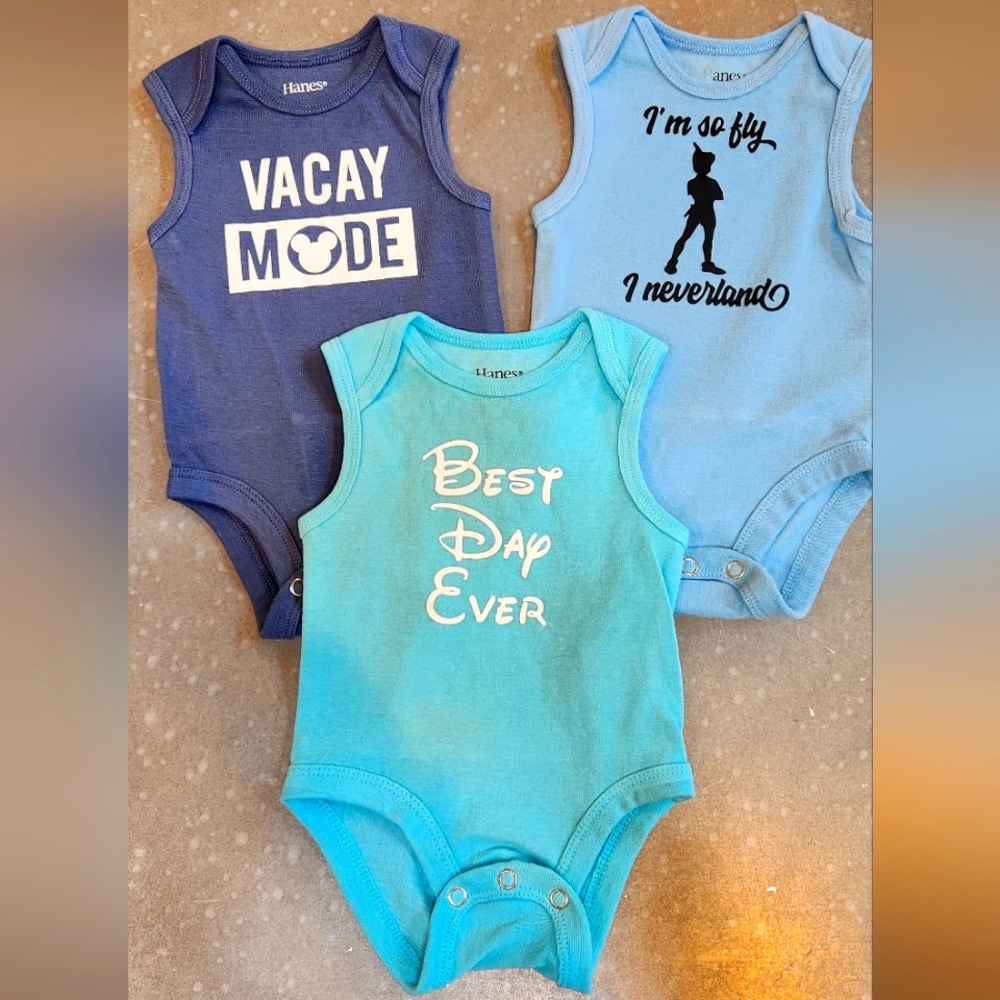 Disney onsies 0-6 mos
